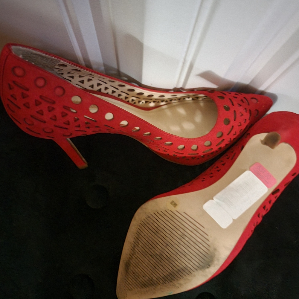 BCBGMaxAzria Red Laser-Cut Heels - Picture 4 of 4